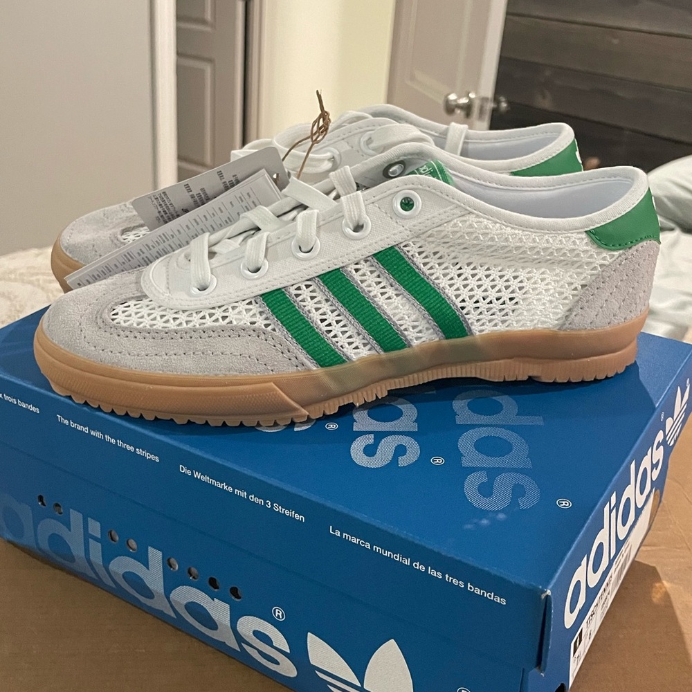 Adidas Tischtennis shoe